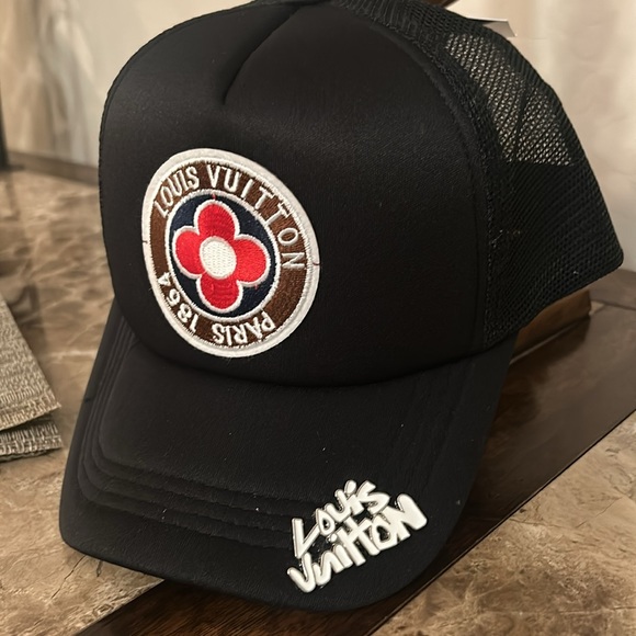 LV Vuitton trucker hat - Picture 2 of 4